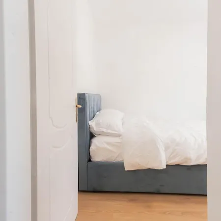 Apartment Bs